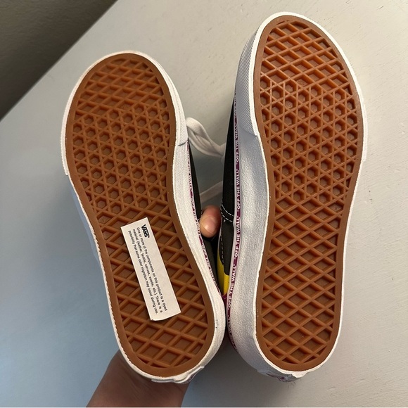 Vans Juxtapose Brand New 90’s style Canvas Shoe Youth 3 Brand New - Picture 8 of 9